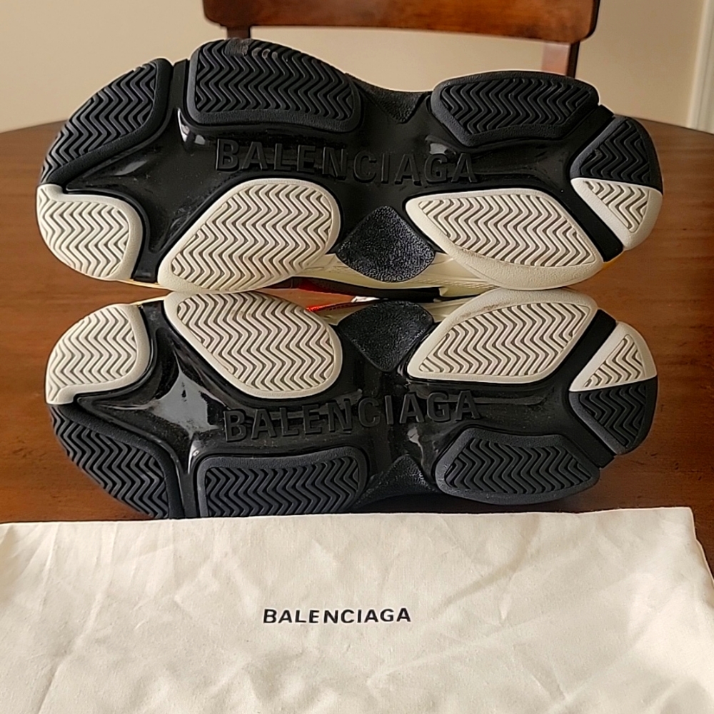 Balenciaga Triple S Trainer - Picture 3 of 6